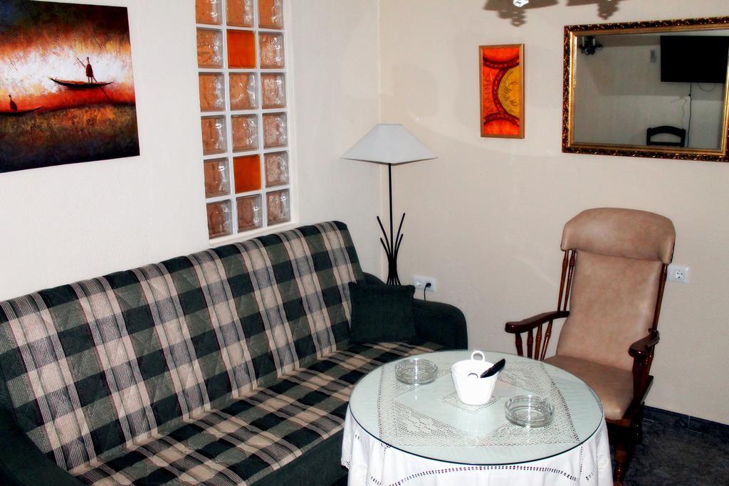 Castor Y Polux Apartamento El Gastor Quarto foto